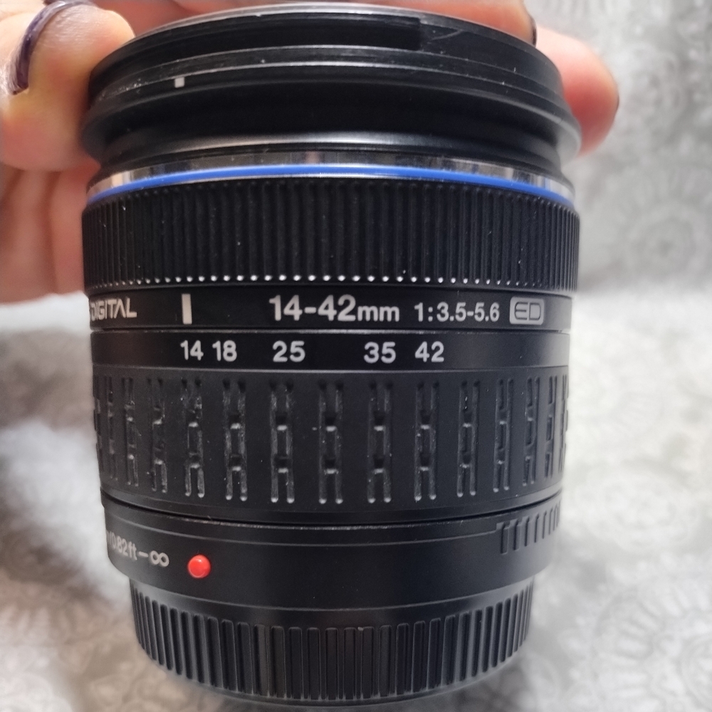 Olympus Zuiko Digital 14-42mm 3.5-5.6 Zoom Lens, 9++, Tested, Works Great!